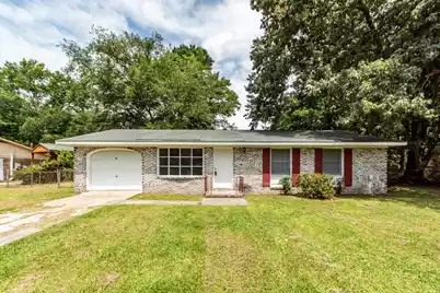 107 Greenhurt Avenue, Summerville, SC 29485 - Photo 1