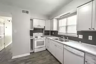 137 Susan Dr #B, Summerville, SC 29485 - Photo 5