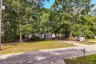 1436 Heather Dr, Mount Pleasant, SC 29464 - Photo 3