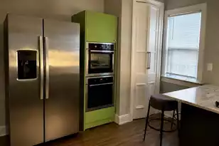 70 Vanderhorst St, Charleston, SC 29403 - Photo 9