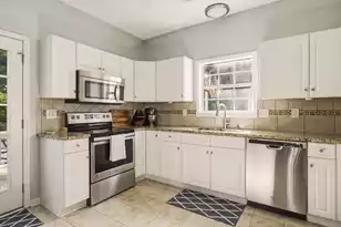 2340 Kennison Ln, Mount Pleasant, SC 29466 - Photo 17