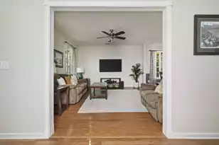 2340 Kennison Ln, Mount Pleasant, SC 29466 - Photo 9