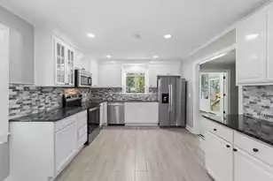 1249 Dearsley Ct, Mount Pleasant, SC 29464 - Photo 13