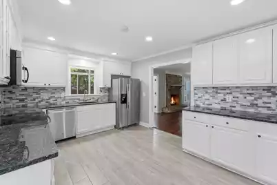 1249 Dearsley Court, Mount Pleasant, SC 29464 - Photo 11