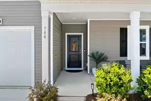 746 Meadowbrook Ln, Summerville, SC 29486 - Photo 5