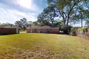 4027 Shell Point Rd, Beaufort, SC 29906 - Photo 3