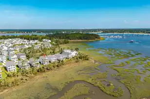 2324 Bucktail Ct, Mount Pleasant, SC 29466 - Photo 3