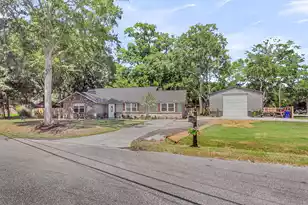 1040 Yorktown Dr, Charleston, SC 29412 - Photo 1
