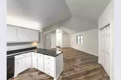410 1st N Street W, Summerville, SC 29483 - Photo 5