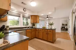 1406 Diamond Blvd, Mount Pleasant, SC 29466 - Photo 7
