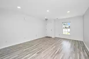142 Avalon Rd, Summerville, SC 29483 - Photo 5