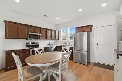589 Blueway Avenue, Summerville, SC 29486 - Photo 9