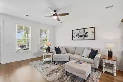 589 Blueway Avenue, Summerville, SC 29486 - Photo 5