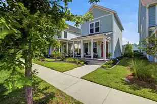 589 Blueway Ave, Summerville, SC 29486 - Photo 3