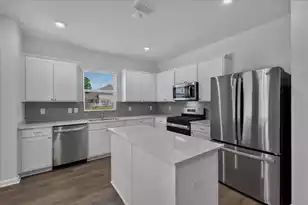 217 Bradford Pointe Dr W, Summerville, SC 29486 - Photo 3