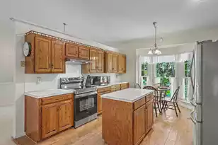 118 King Charles Cir, Summerville, SC 29485 - Photo 9