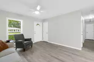126 Hope Dr, Summerville, SC 29485 - Photo 9