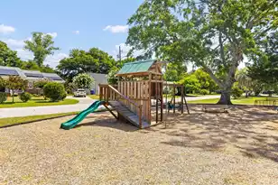317 Hawthorne St, Mount Pleasant, SC 29464 - Photo 47