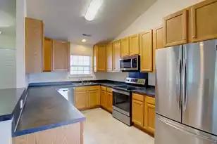302 Coosawatchie St, Summerville, SC 29485 - Photo 3
