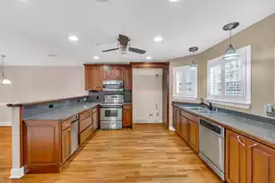 21 Aiken St, Charleston, SC 29403 - Photo 9