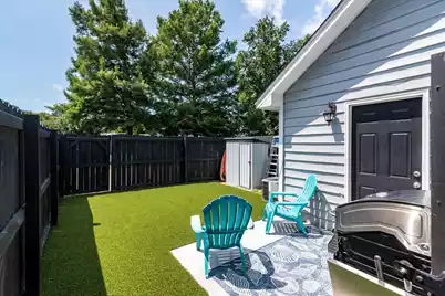 1694 Hunters Run Drive, Mount Pleasant, SC 29464 - Photo 17