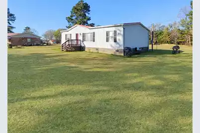 1105 Peacock Street, Manning, SC 29102 - Photo 3