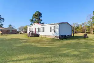 1105 Peacock St, Manning, SC 29102 - Photo 3