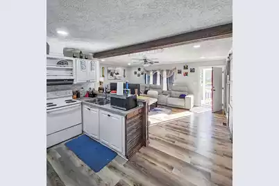 1105 Peacock Street, Manning, SC 29102 - Photo 7
