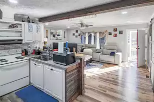 1105 Peacock St, Manning, SC 29102 - Photo 7