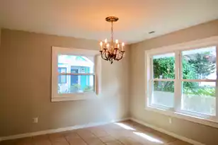 1124 Honeysuckle Ct, Mount Pleasant, SC 29464 - Photo 5