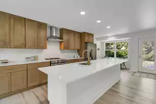 887 Melrose Dr, Charleston, SC 29414 - Photo 9