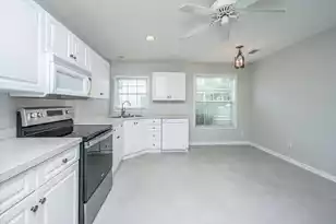 1083 Wayfarer Ln, Charleston, SC 29412 - Photo 9