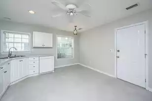 1083 Wayfarer Ln, Charleston, SC 29412 - Photo 7