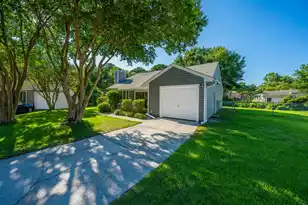995 Oakcrest Dr, Charleston, SC 29412 - Photo 3