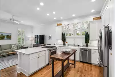 229 Shelmore Boulevard N, Mount Pleasant, SC 29464 - Photo 9