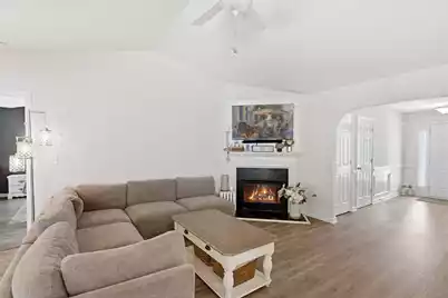 1572 Wellesley Circle, Mount Pleasant, SC 29466 - Photo 5