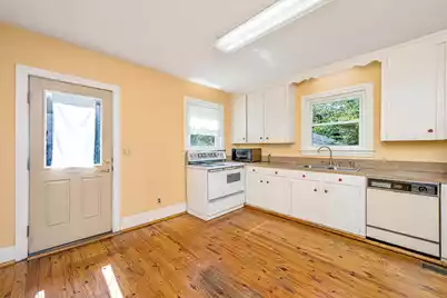 279 Hawthorne Street, Mount Pleasant, SC 29464 - Photo 9