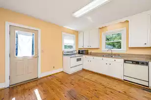 279 Hawthorne St, Mount Pleasant, SC 29464 - Photo 9