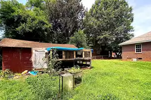747 Holloway Ave, Greenwood, SC 29646 - Photo 5