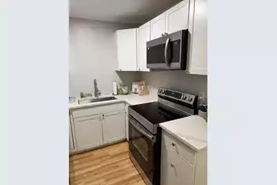 211 Congress #Apt B, Charleston, SC 29403 - Photo 7