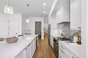 540 Helmsman St, Charleston, SC 29492 - Photo 9