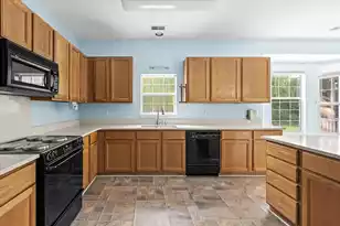 1391 Lakecrest Ct, Mount Pleasant, SC 29466 - Photo 13
