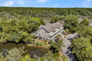202 Garmouth Ct, Mount Pleasant, SC 29466 - Photo 3