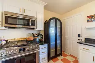 77 Nunan St, Charleston, SC 29403 - Photo 9