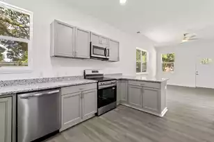 2013 Robertson Blvd, North Charleston, SC 29406 - Photo 9