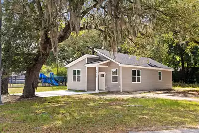 2013 Robertson Boulevard, North Charleston, SC 29406 - Photo 1