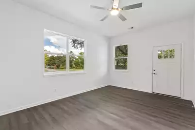 2013 Robertson Boulevard, North Charleston, SC 29406 - Photo 5