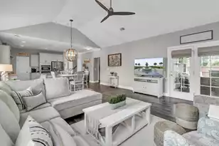 411 Whispering Breeze Ln, Summerville, SC 29486 - Photo 5