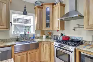 135 Gilleys Ct, Summerville, SC 29483 - Photo 9