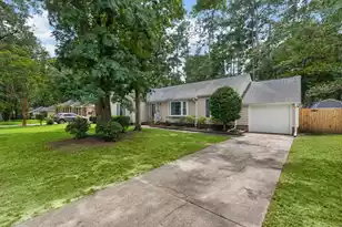 104 Runnymede Ln, Summerville, SC 29485 - Photo 3